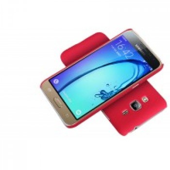 Пластиковый матовый нескользящий премиум чехол для Samsung Galaxy J1 (2016) Красный