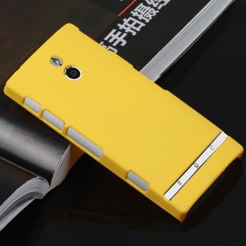 Пластиковый матовый непрозрачный чехол для Sony Xperia P Желтый