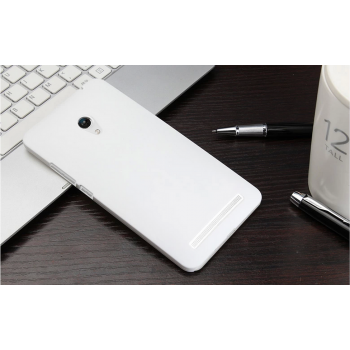 Пластиковый матовый непрозрачный чехол для ASUS Zenfone 5 Белый