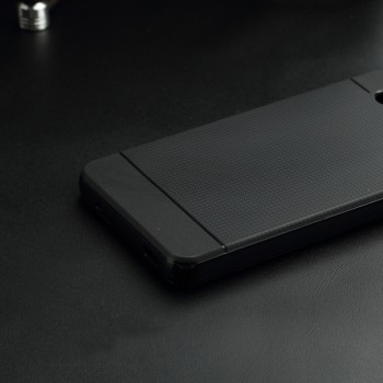 Двухкомпонентный силиконовый матовый непрозрачный чехол с поликарбонатным бампером для Sony Xperia Z3 Compact  Черный
