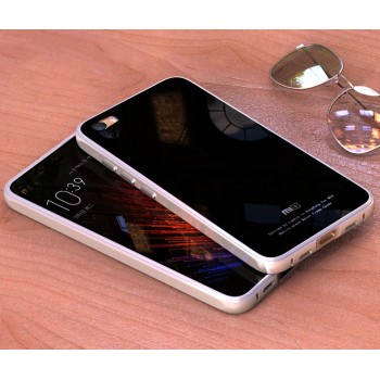 Двухкомпонентный чехол c металлическим бампером с поликарбонатной накладкой и поверхностью из закаленного стекла для Xiaomi MI5 Белый