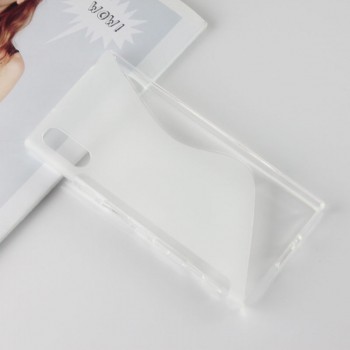 Силиконовый матовый полупрозрачный чехол с нескользящими гранями и дизайнерской текстурой S для Sony Xperia XZ/XZs Серый