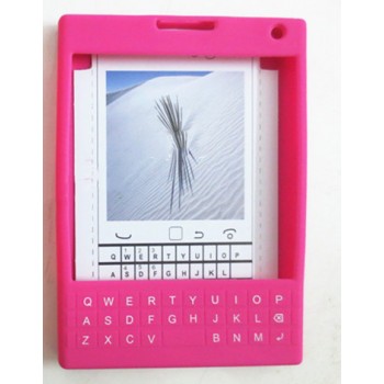 Силиконовый дизайнерский фигурный чехол с покрытием клавиатуры для Blackberry Passport Фиолетовый