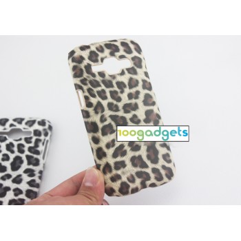 Пластиковый матовый чехол текстура Леопард для Samsung J1 Бежевый