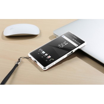 Металлический округлый бампер сборного типа на винтах для Sony Xperia Z5 Premium Белый