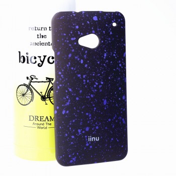 Пластиковый непрозрачный матовый чехол с голографическим принтом Звезды для HTC One (M7) Dual SIM  Фиолетовый