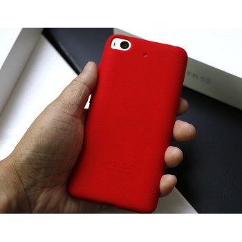 Силиконовый матовый непрозрачный чехол с нескользящим софт-тач покрытием для Xiaomi Mi5S Красный