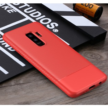Силиконовый матовый непрозрачный чехол с текстурным покрытием Карбон для Samsung Galaxy S9 Plus Красный