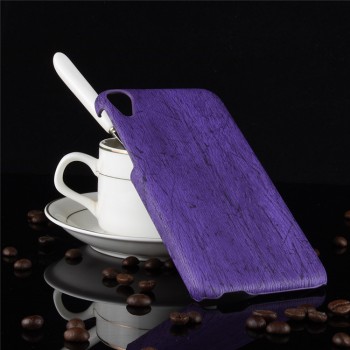 Пластиковый непрозрачный матовый чехол с текстурным покрытием Дерево для HTC Desire 820  Фиолетовый
