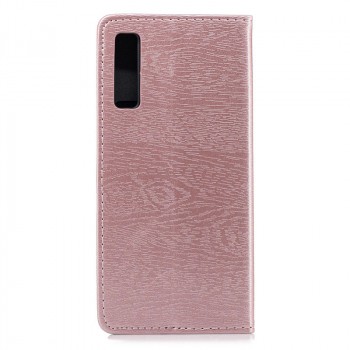 Чехол горизонтальная книжка подставка текстура Дерево на силиконовой основе с отсеком для карт для Samsung Galaxy A7 (2018)  Розовый