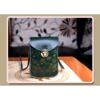 Чехол- сумка на магнитной защелке с принтом цветы и двумя внутренними отсеками Зеленый